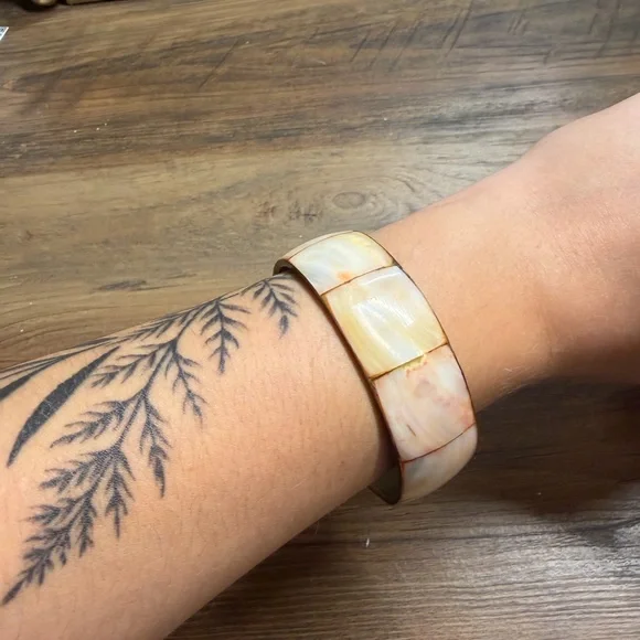 Brass Shell Bangle - Picture 1 of 6